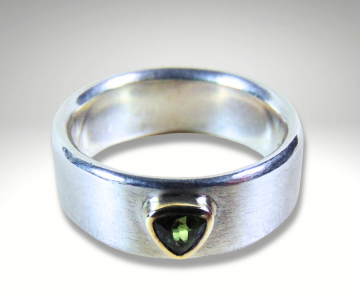 1 design brede ring 925 mat zilver 14k 585 goud peridot driehoek pr