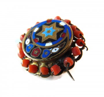 Antieke koper goudkleur ronde broche blauw email ster bloedkoraal 4