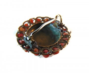 Antieke koper goudkleur ronde broche blauw email ster bloedkoraal 6