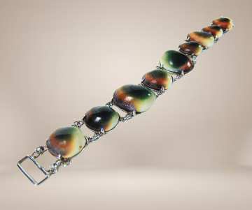 Antieke operculum zilveren schakel armband beige achtergrond 3