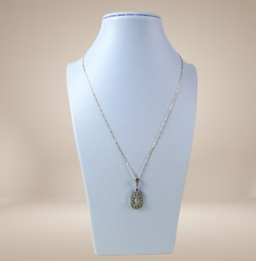 Art deco zilver markasiet blauw paste hanger rechthoek beige achtergrond 4