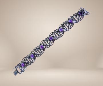 Art nouveau antiek zilveren amethist brede armband beige achtergrond 4