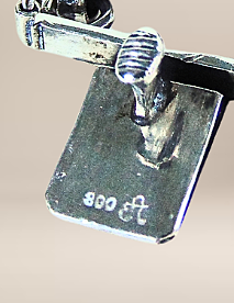 Art nouveau antiek zilveren amethist brede armband beige achtergrond merk