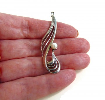 Art nouveau zilveren lange sierlijke hanger met parel x 2 1