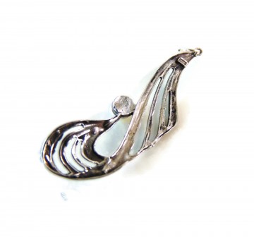 Art nouveau zilveren lange sierlijke hanger met parel x 2 5