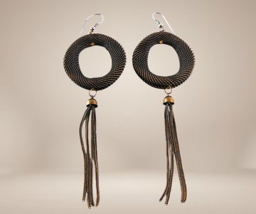 Arts and crafts koper brons oorbellen mesh cirkel pampels beige achtergrond 2