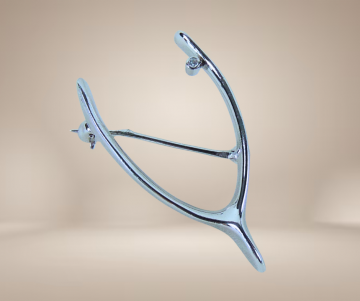 Ballou bab art deco zilveren wish bone geluk broche diamant beige achtergrond 4