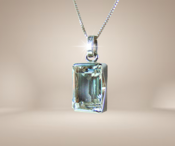 Bengt hallberg beh zweeds modernistische rechthoek zilver bergkristal hanger ketting beige achtergrond 1