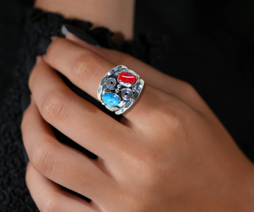 Brede oude navajo native american blad en krul turquoise koraal ring op hand