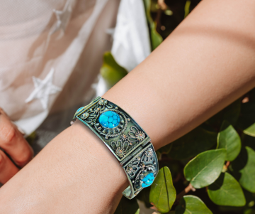 Brede verzilverde tribal filigraan paneel armband turquoise glas armband met arm bosjes