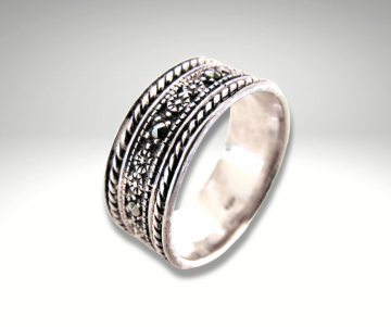 Brede zilver bandring bloempjes markasiet pr 1