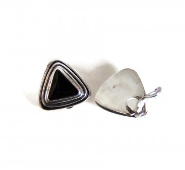 Driehoek zilver en onyx clip oorbellen 1