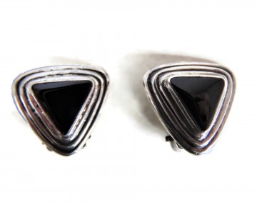 Driehoek zilver en onyx clip oorbellen 2