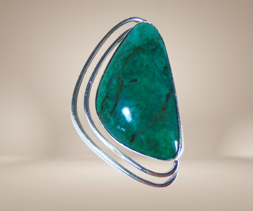 Driehoekige modernist eilat broche hanger beige achtergrond