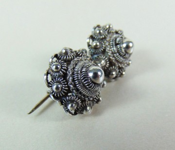 Dubbele zilveren zeeuwse knoppen knopen broche 4