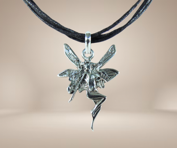 Elfje zilveren hanger koord ketting beige achtergrond 4