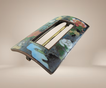 Email kleurige bloemen gesp antiek beige achtergrond 1