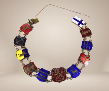 Email koperen schild schakel armband beige achtergrond