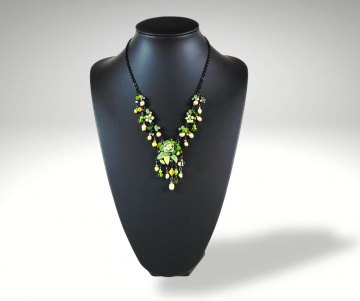 Feeerieke sprookjes ketting appel groen parels strass email pr 4