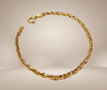 Gedraaide 925 verguld zilveren vermeil schakel armband beige achtergrond 2