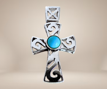Groot zilver filigraan swirl kruis turquoise hanger beige achtergrond