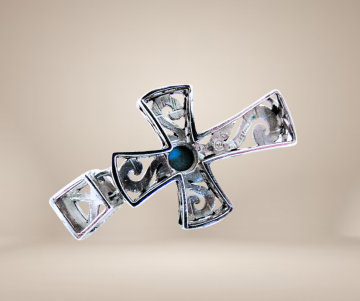 Groot zilver filigraan swirl kruis turquoise hanger beige achtergrond 3