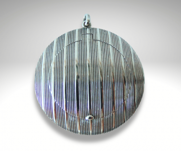 Grote art deco engine turned striped compact medaillon zilver hanger pr 4