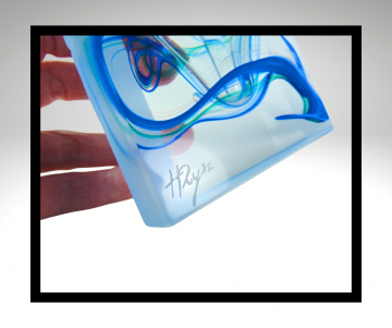 Grote art glass frosted blauw swirl parfumfles grijze overloop lijst