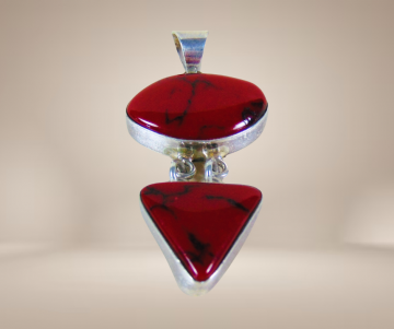 Grote dubbele taxco mexico zilver bloedsteen hanger beige achtergrond 4