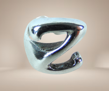 Grote moderist zilver z ring beige achtergrond 5