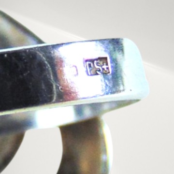 Grote modernist zilveren grote solitair steen hart ring pr achtergrond 8 1