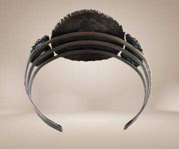 Grote native stijl cluster armband rood email beige achtergrond 3