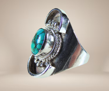 Grote oosterse turquoise ring beige achtergrond 1