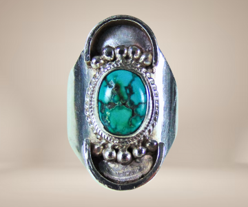 Grote oosterse turquoise ring beige achtergrond 4
