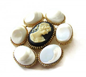 Grote ovale costume broche zwart wit 2