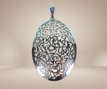 Grote ovale zilver ajour biedermeier hanger beige achtergrond 3