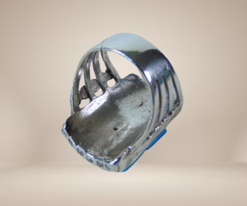 Grote rechthoekige navajo ring cobble stone turquoise parelmoer beige achtergrond 1