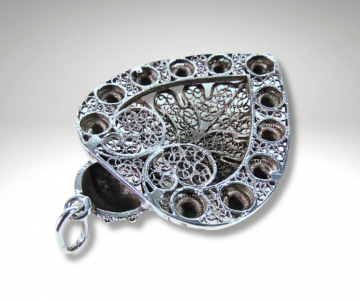 Grote zilveren filigraan zeeuwse knop hanger pr 6