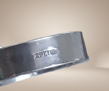 Grote zilveren modernist brutalistische space age ronde ring amazoniet beige achtergrond 2