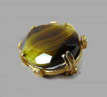 Grote zware vintage goudkleur donkergroen gele zweem glas broche 3