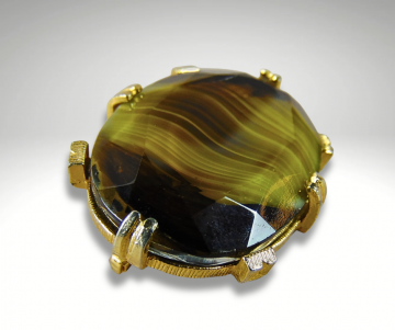 Grote zware vintage goudkleur donkergroen gele zweem glas broche pr 4