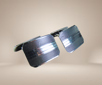 Herman murle zilveren manchetknopen beige achtergrond 2