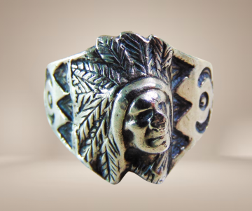 Hopi native american zilveren chief hoofd ring beige achtergrond 5