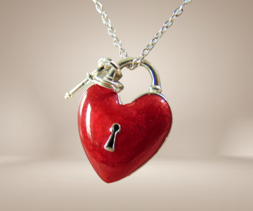 Jezlaine zilver rood email hart sleutel hanger ketting beige achtergrond 2