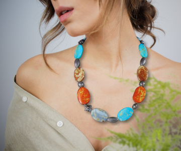 Kleurrijke ovale edelsteen verzilverde tussenkraal ketting ethnisch op dame