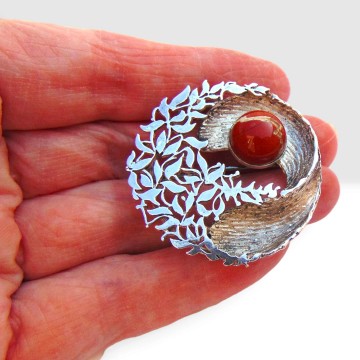Kordes  lichtenfels art deco nouveau modernist ronde rode agaat broche zilver pr 3