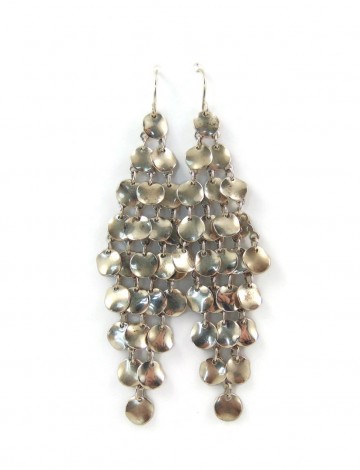 Lange zilverkleurige flapper mesh rondjes oorbellen 1