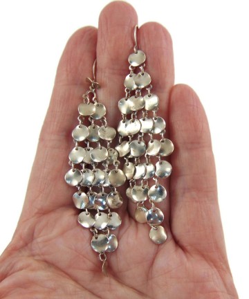 Lange zilverkleurige flapper mesh rondjes oorbellen 3