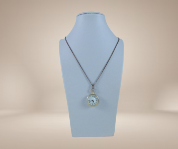 Livano vintage antiek zilveren zakhorloge ketting beige achtergrond 5