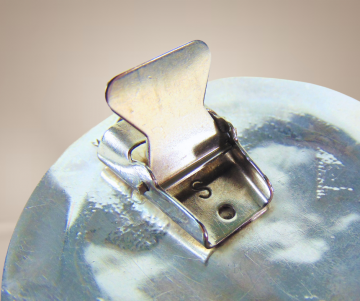 Mega grote dishta zuni native american turquoise koraal parelmoer inleg huifkar bolo tie hanger ketting beige achtergrond 4